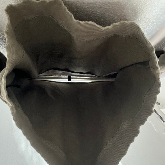 H&M Divided Womens Olive Green LA NYC Sweater Crewneck Size Small Graphic Casual - Picture 7 of 8